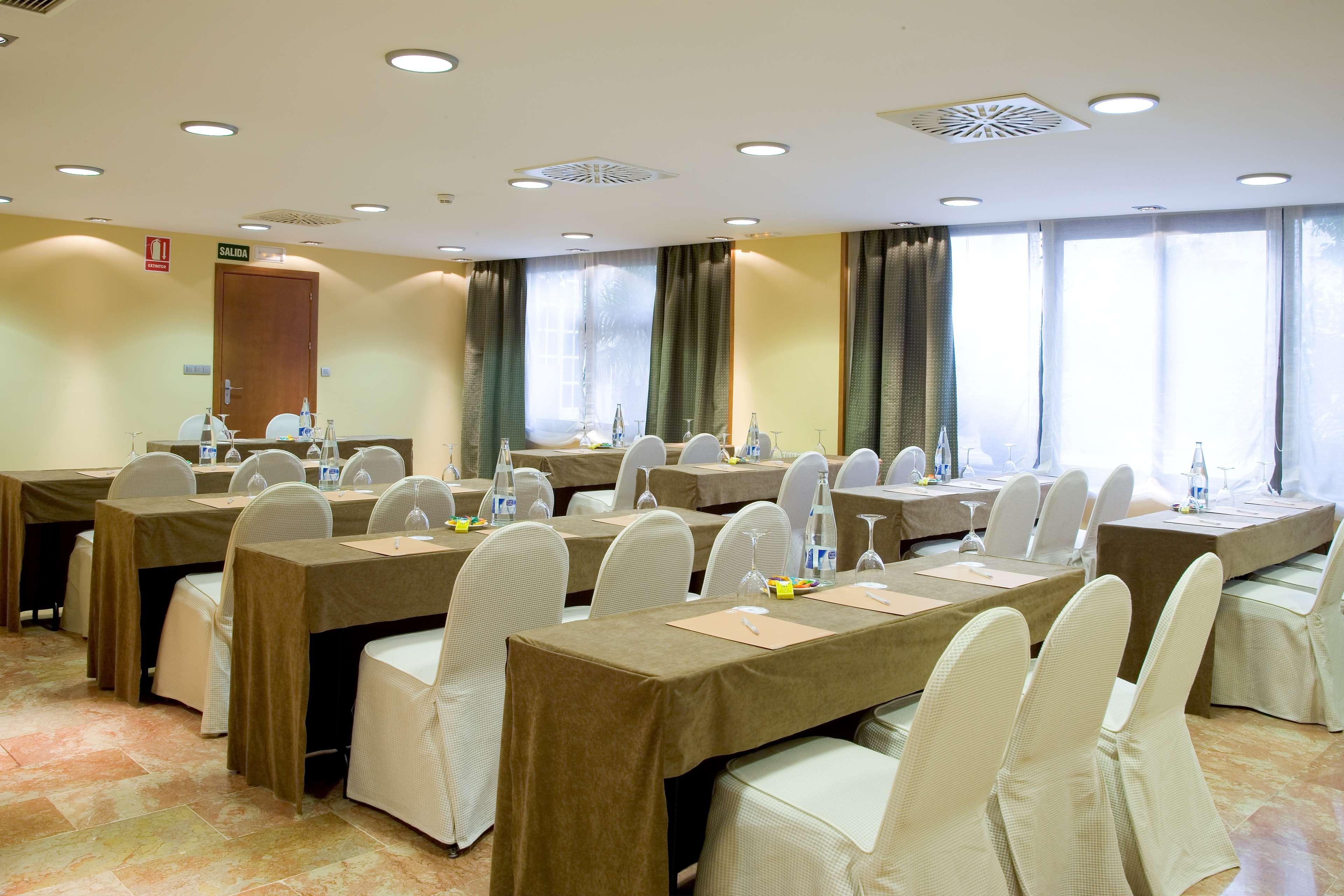 Nh Cordoba Califa Hotel Bagian luar foto